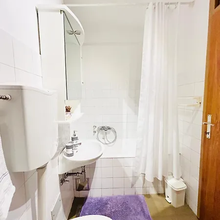 Mira Apartman