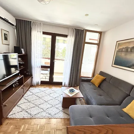 Apartment Mira